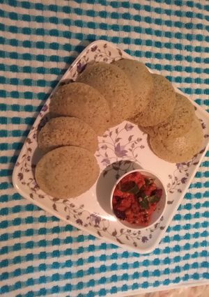 A picture of Rice and green moong dal idli.