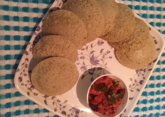 Rice and green moong dal idli