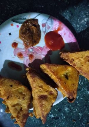 ब्रेड पकौड़ा (Bread pakora recipe in Hindi) रेसिपी मुख्य फोटो