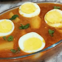 A picture of Aloo anday ka salan.