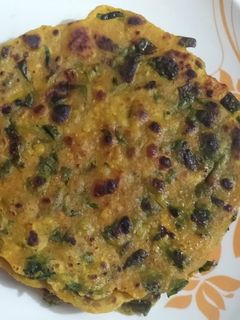 મેથી ના પરોઠા (Methi Paratha Recipe In Gujarati) રેસીપી મુખ્ય ફોટો
