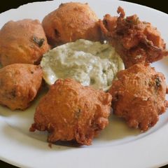 A picture of Urad dal Onion Bonda.