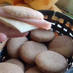 A picture of Pan árabe con harina integral.