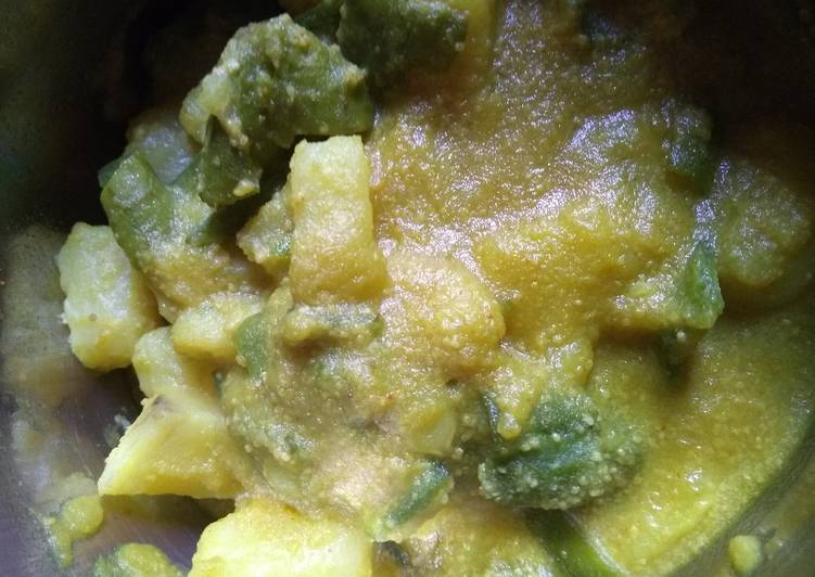 Jhinge aaloo posto (ridged gourd Potato poppy seeds curry)