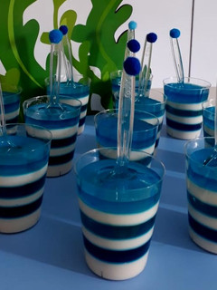 Una foto de Fiesta con "Gelatina Azul de Frozen"