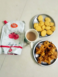 आलू प्याज़ के पकौड़े (Aloo Pyaz ke pakode recipe in hindi) रेसिपी मुख्य फोटो