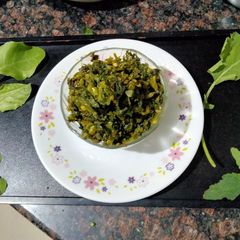 A picture of Mixed saag bhujia.