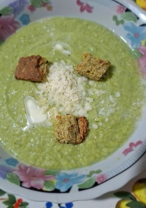 Foto di Vellutata di Foglie di Cavolfiore con Panna Acida e Burro
