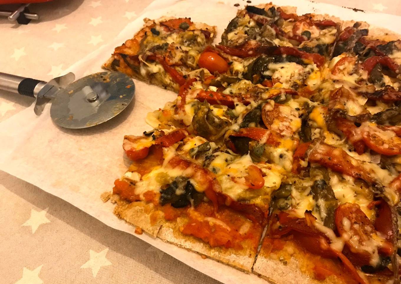 Pizza de masa Integral de Verdura Escalivada y Anchoas