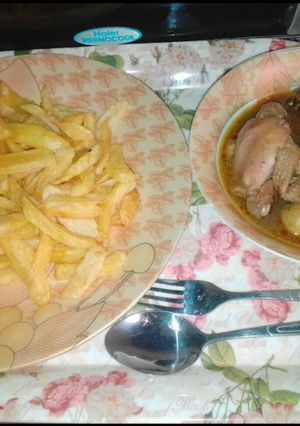 A picture of Chips n chicken pepper soup.