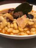 Potaje de alubias de bote, al estilo asturiano (con chorizo, morcilla y panceta)
