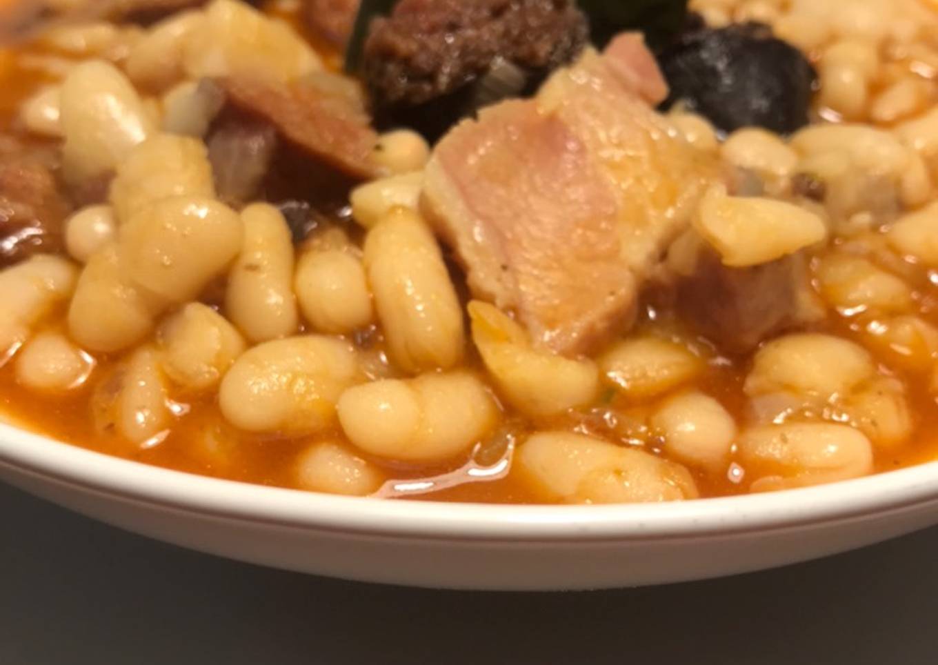 Potaje de alubias de bote, al estilo asturiano (con chorizo, morcilla y panceta)