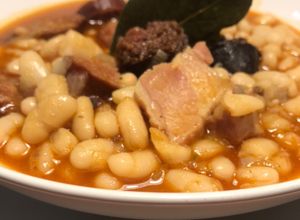 Foto principal de Potaje de alubias de bote, al estilo asturiano (con chorizo, morcilla y panceta)
