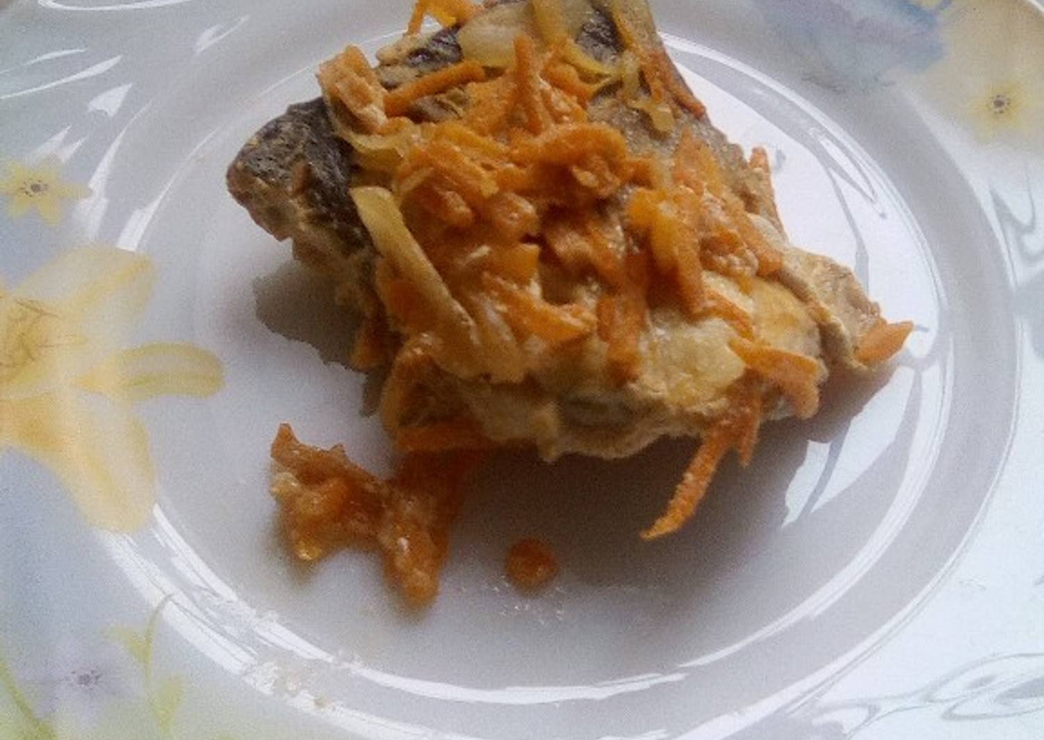 Рыба треска под маринадом классический. Рыба под маринадом. Рыба под маринадом подача. Рыба под маринадом подача в ресторане. Рыба под маринадом из рыбного фарша