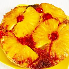 A picture of Pineapple Upside down cake.