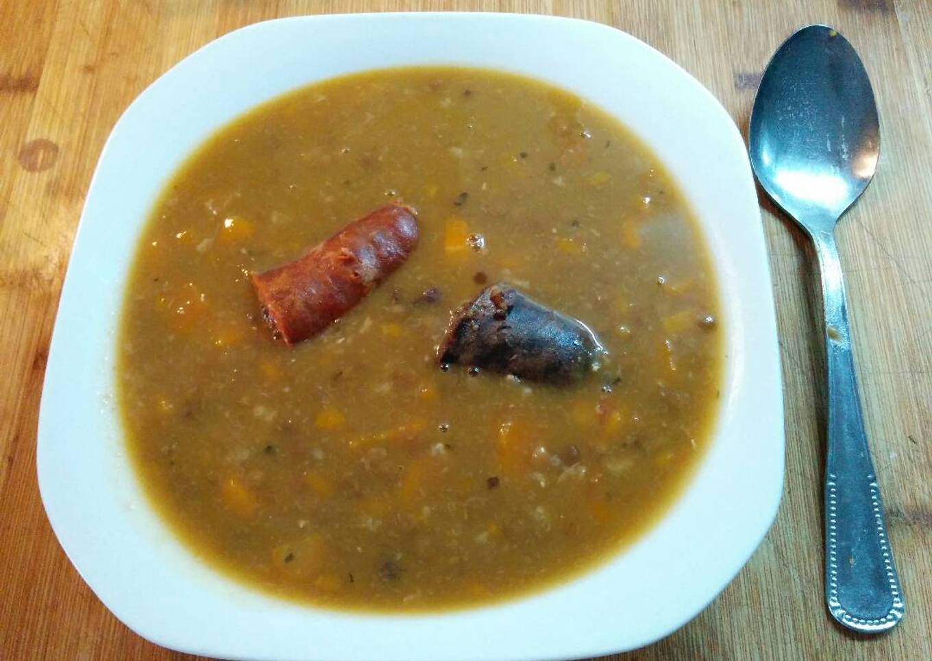 Lentejas con chorizo y morcilla de Burgos