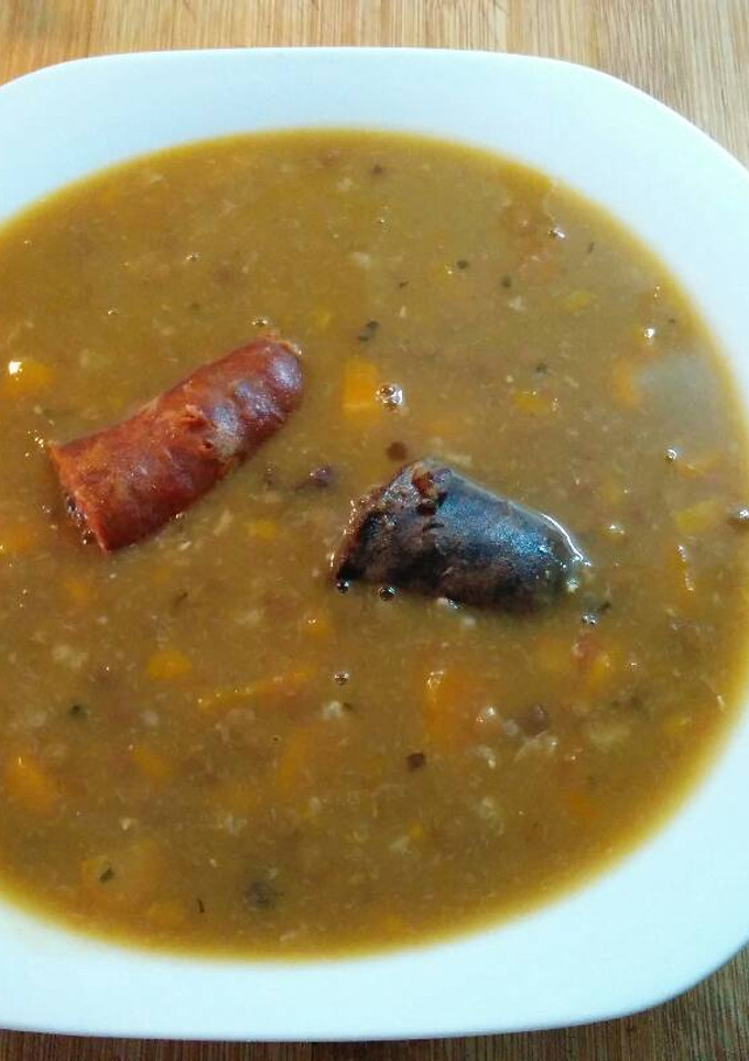 Una foto de Lentejas con chorizo y morcilla de Burgos