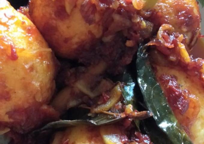Langkah Mudah untuk Menyiapkan Balado telur simple yang Enak