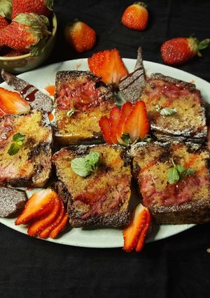 স্ট্রবেরি চকো কেক (strawberry Choco cake recipe in Bengali) রেসিপির প্রধান ছবি