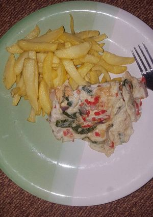 A picture of Irish chips and eggvegi.