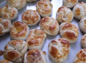Foto principal de Knishes de papá y cebollitas al horno...#mundo.# familiar
