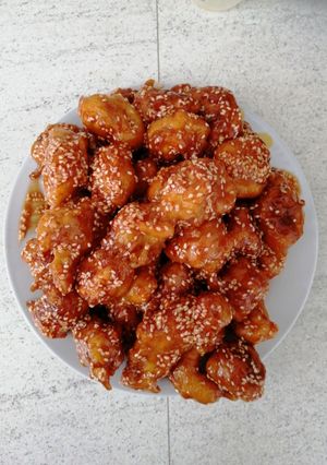 Mézes, szezámmagos csirke recept fotója