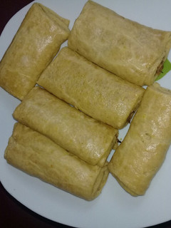 A picture of Fish Rolls.