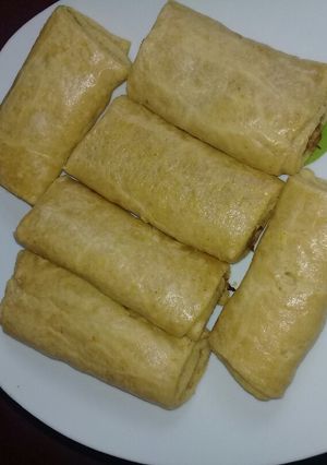 A picture of Fish Rolls.