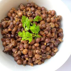 A picture of Kala chana chaat.