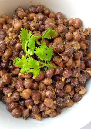 A picture of Kala chana chaat.