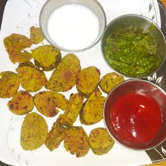A picture of Meethi muthiya.