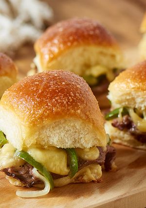 Una foto de Mini Sándwiches de Roast Beef y Queso