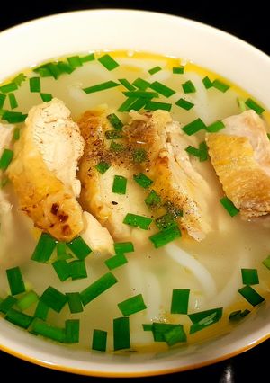 Hình của món Bánh canh gà nấu hẹ.