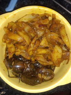 मसाला बैंगन आलू (Masala baingan aloo recipe in Hindi) रेसिपी मुख्य फोटो