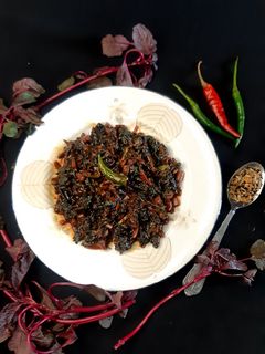 পাঁচ ফোঁড়ন দিয়ে লাল শাক রেসিপির প্রধান ছবি
