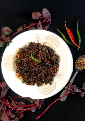 পাঁচ ফোঁড়ন দিয়ে লাল শাক রেসিপির প্রধান ছবি