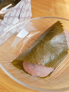 A picture of Wagashi "Domyouji" : A Well-known Japanese Mochi sweet.