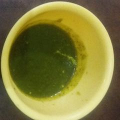 A picture of Green mint coriander chutney.