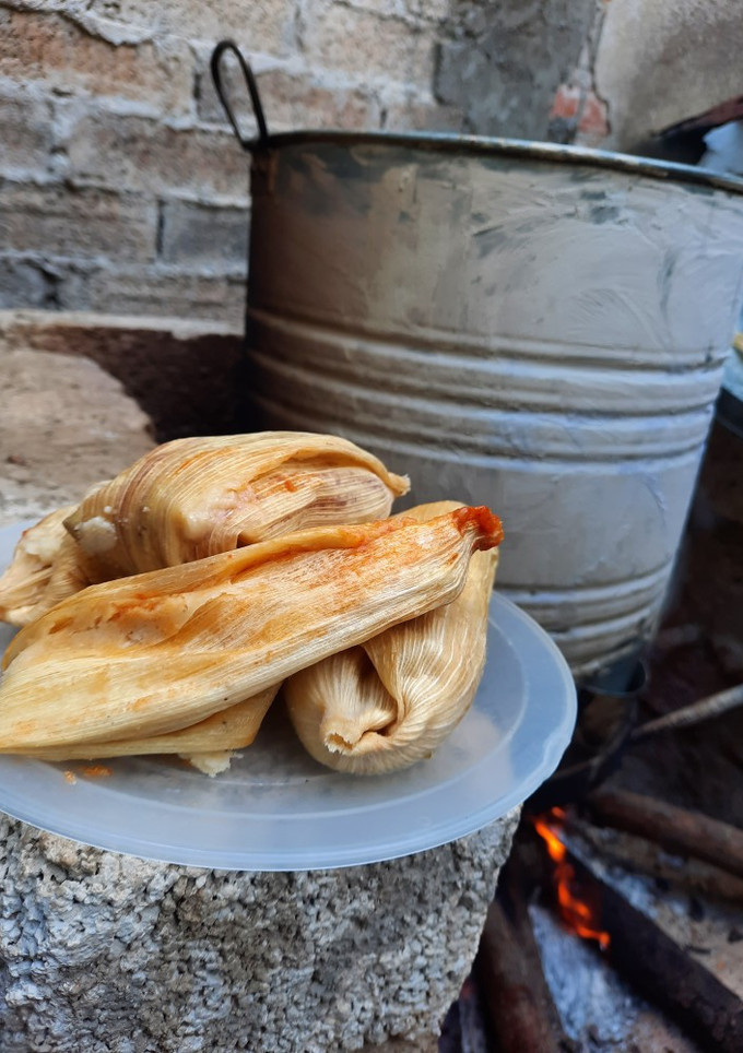 Una foto de Tamalitos de amarillito y salsa verde