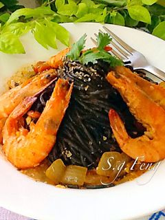 鮮蝦茄汁墨魚義大利麵 的食譜成品照片