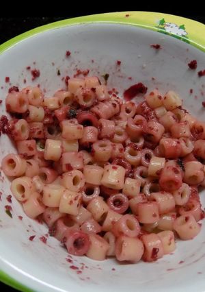 Una foto de Dedalitos con remolacha  (para niños)