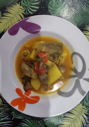 Una foto de Estofado de patatas y verduras