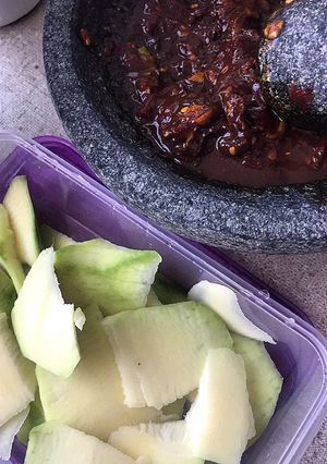 A picture of Young Mango Rujak.