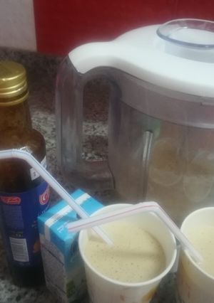 صورة لوصفة عصير الموز بالحليب ودبس الرمان