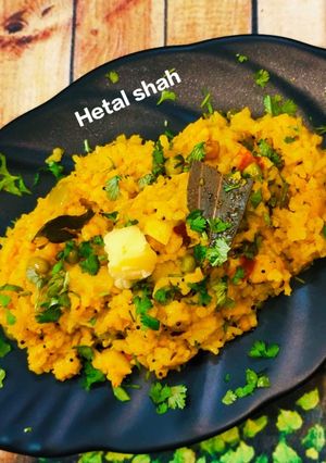 સ્વામિનારાયણ ખીચડી (Swaminarayan Khichdi Recipe In Gujarati) રેસીપી મુખ્ય ફોટો