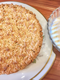 Foto di 124 • Sbriciolata ripiena di mele caramellate con crema leggera 🍎