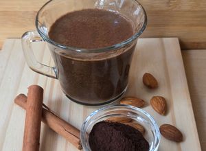 Una foto de "Chocolatada sin Chocolate", "Chocolate" Caliente sin Chocolate, con Ing. Sorpresa ☺️ 🪾¡Adiviná! 😀