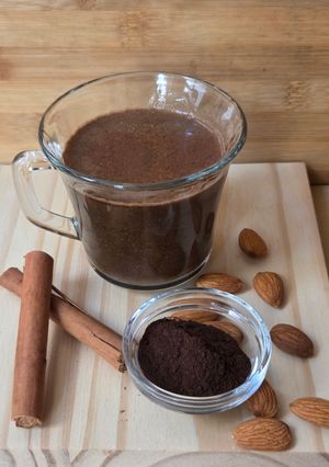 Una foto de "Chocolatada sin Chocolate", "Chocolate" Caliente sin Chocolate, con Ing. Sorpresa ☺️ 🪾¡Adiviná! 😀