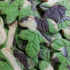 A picture of Season leaf cookies 🍁.