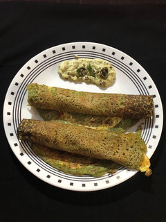 A picture of Egg Pesarattu.